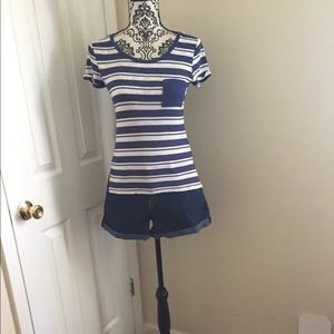 STRIPED. T SHIRT
